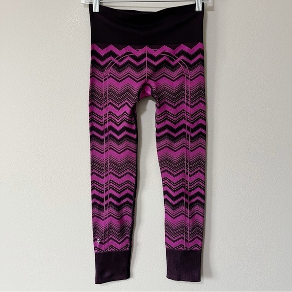 Lululemon Ebb To Street Ankle Pant Heathered Regal Plum Chevron Print Size 4 - Picture 8 of 10